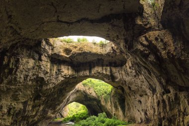 Bulgaristan devetashka Mağarası