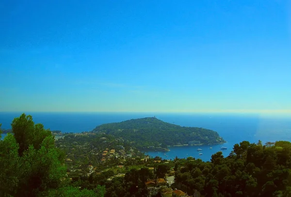 Vista de Nice, Villefranche-sur-Mer, Cape Cap-Ferrat em um dia ensolarado brilhante. Costa do Marfim, Riviera Francesa, França — Fotografia de Stock