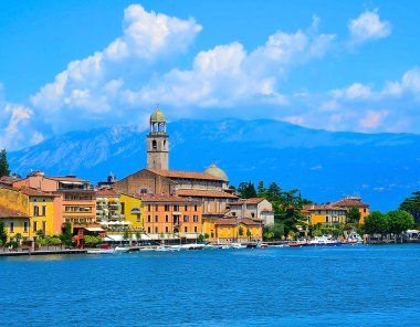 Bir Riva del Garda, Lake Garda, İtalya güzel manzara