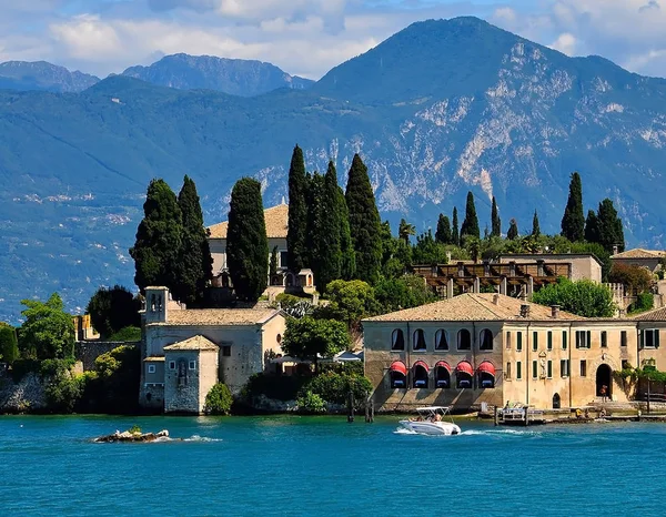 Bir Riva del Garda, Lake Garda, İtalya güzel manzara