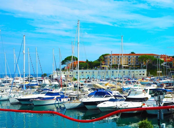 Bağlantı noktası Saint-Jean-Cap-Ferrat - resort ve komün promontory Cote d'Azur Provence-Alpes-Cote d'Azur bölgesindeki, bölümü Denizcilik Alps, güzel bölge, Fransa, Fransa'nın Güneydoğu'yatlar