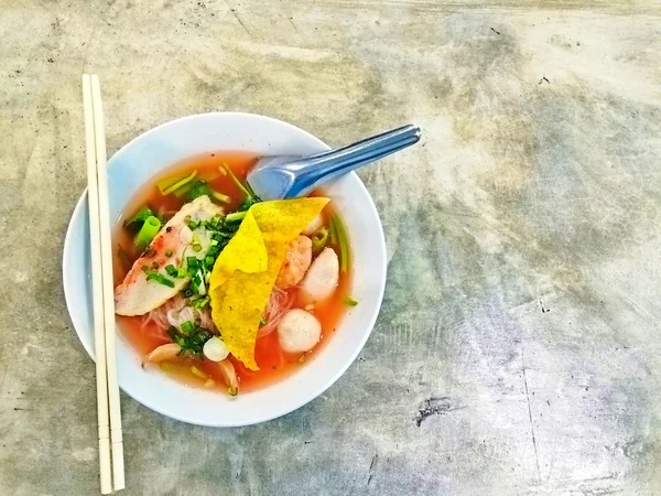 Widok z góry z Thai noodle, jen ta-fo, z miejsca kopii — Zdjęcie stockowe