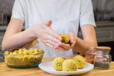 Falafel topları kıyılmış nohut dışarı yapma
