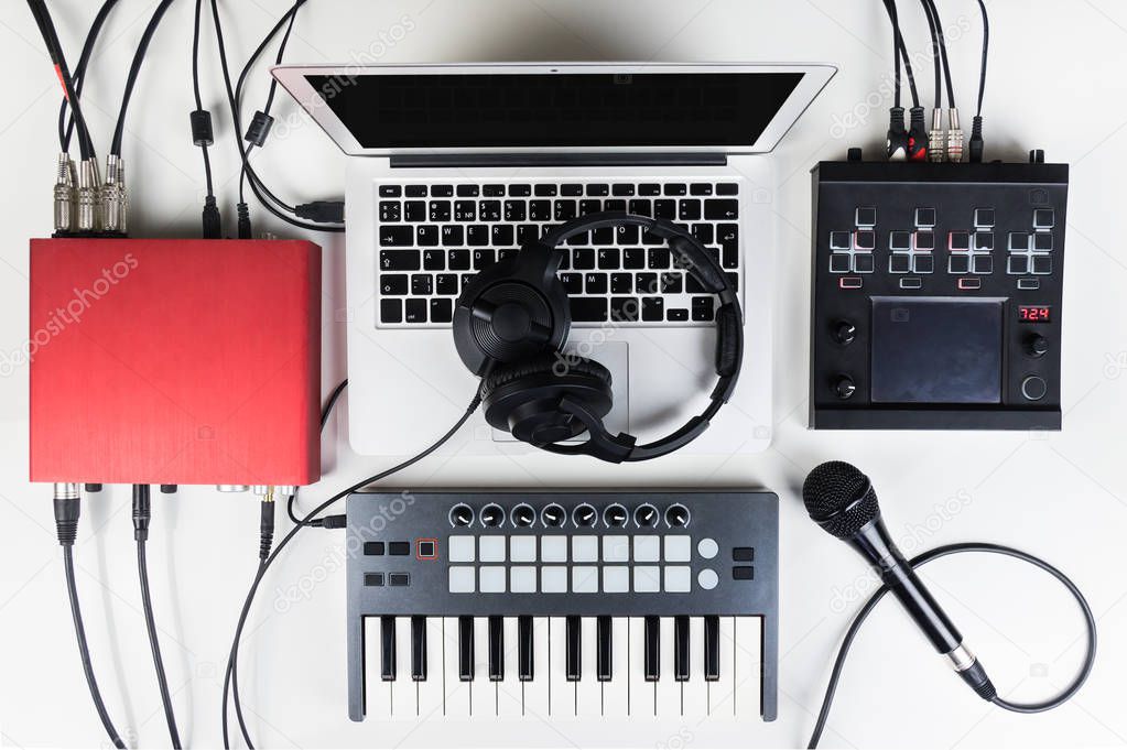 Portable and compact music home studio for electronic and beat music production