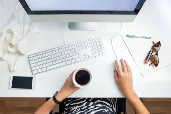 Draufsicht Auf Die Geschäftsfrau Minimalistischen Büro Wohnraumkonzept Büro Frau Mit — Stockfoto