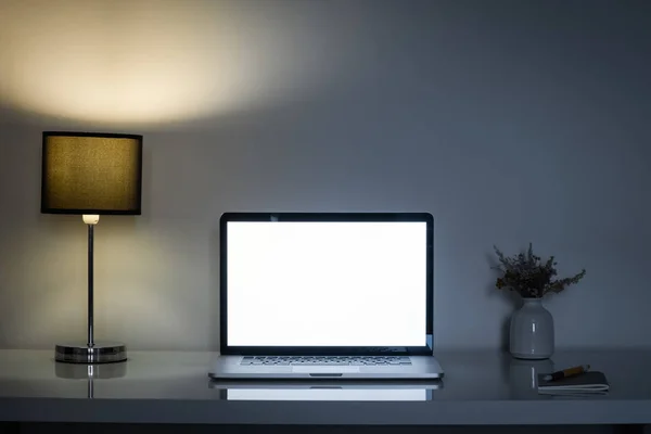 Cozy Home Office Desk Night Lit Lamp White Laptop Screen — Stock Photo, Image