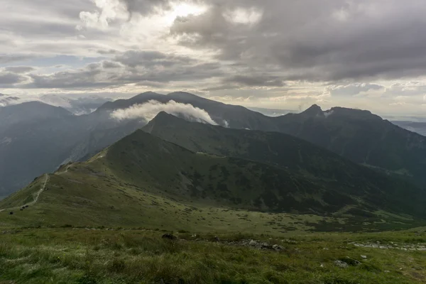 Όμορφα τοπία της δυτικής οροσειράς Τάτρα. — Φωτογραφία Αρχείου