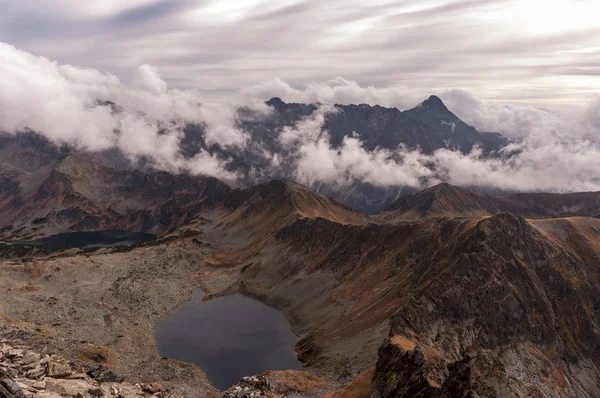 Dağları'nın muhteşem sonbahar görünümü. Tatry — Stok fotoğraf