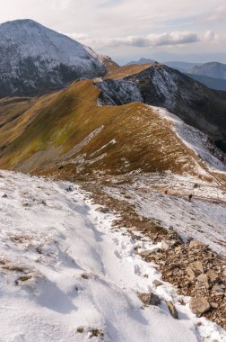 Panorama dağ sonbahar manzarası. Tatry