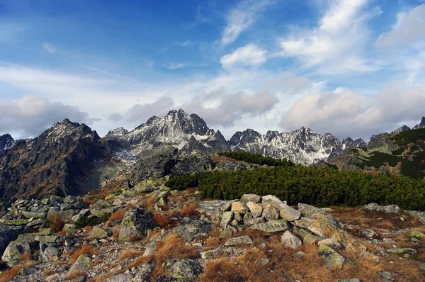 Όμορφη Φθινοπωρινή θέα στο High Tatras. Σλοβακία — Φωτογραφία Αρχείου