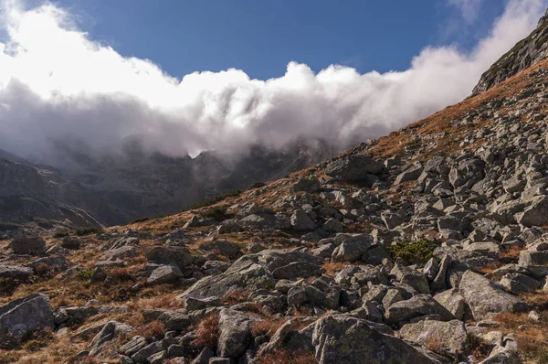Dağları'nın muhteşem sonbahar görünümü. Tatry
