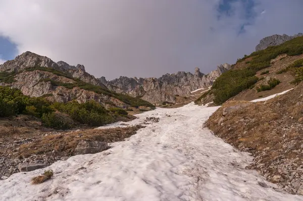 Batı Tatras bahar manzara. Polonya. — Stok fotoğraf