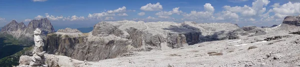 Panorama ze szczytu Sass Pordoi. Dolomity. Włochy. — Zdjęcie stockowe