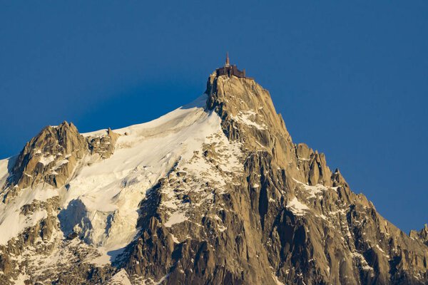 Мюй дю Миди в свете заходящего солнца. Альпы
.