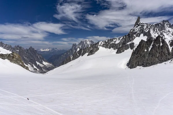 Veduta della Dente del Gigante nel massiccio del Monte Bianco . — Foto Stock