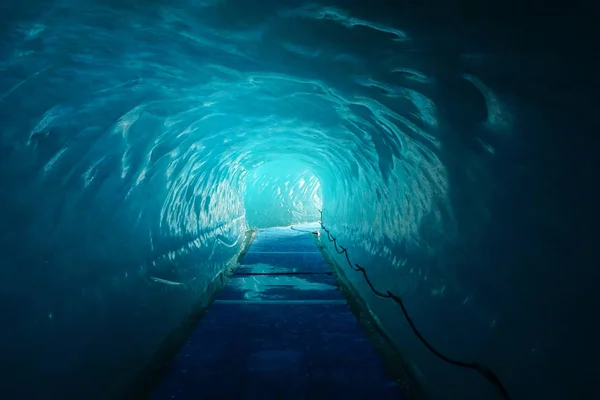 Στο εσωτερικό του παγετώνα Mer de Glace. Σαμονί. Γαλλία. Άλπεις. — Φωτογραφία Αρχείου