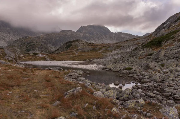 Velkej Studenej dolina jesienią. Tatry Wysokie. Słowacja. — Zdjęcie stockowe