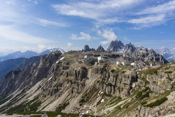 View of the Dolomites peaks near Tre Cime di Lavaredo. Italy. — Stock Photo, Image