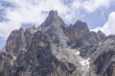 Marmolada 'nın görkemli manzarası. Dolomitler. İtalya.