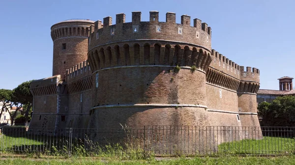 View of the ancient Roman Castle of Giulio II, Ostia Antica - I — стоковое фото