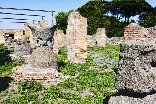 Palast der Molini mit Lavamühlen - ostia antica - Italien — Stockfoto