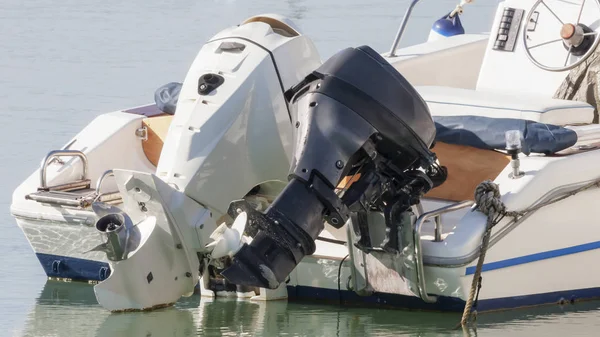 Couple of used outboard engines — Stock Photo, Image