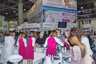 İntercharm XVI Uluslararası Sergi profesyonel kozmetik ve güzellik salonları için donatım