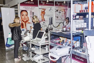  İntercharm XVI Uluslararası Sergi profesyonel kozmetik ve güzellik salonları için donatım