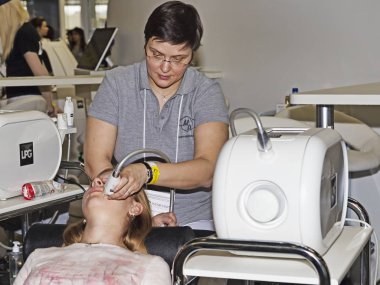  İntercharm XVI Uluslararası Sergi profesyonel kozmetik ve güzellik salonları için donatım