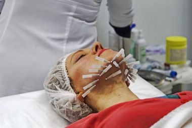  İntercharm XVI Uluslararası Sergi profesyonel kozmetik ve güzellik salonları için donatım