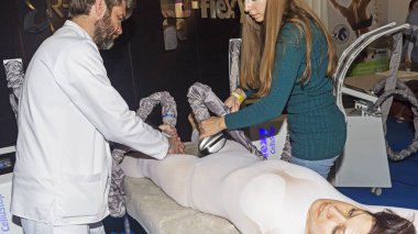  İntercharm XVI Uluslararası Sergi profesyonel kozmetik ve güzellik salonları için donatım