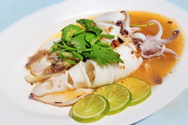 Tay tarifi: kalamar kireç sos - seçici odak