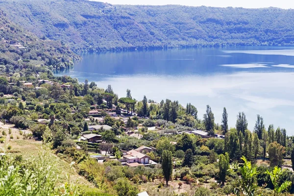 Castel Gandolfo volkanik göl panorama Roma - İtalya