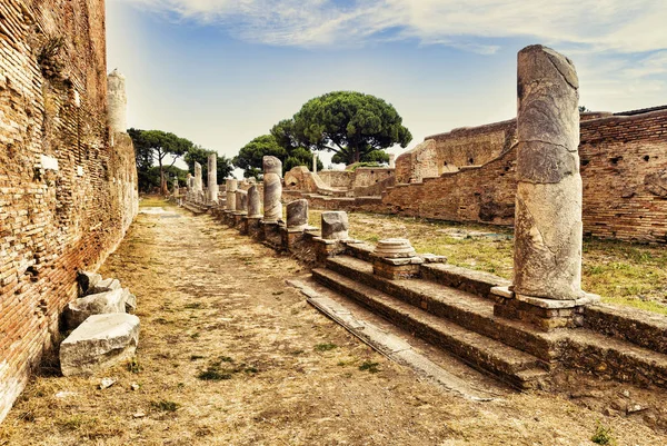 Római régészeti táj-Olaszország - Róma - Ostia Antica — Stock Fotó