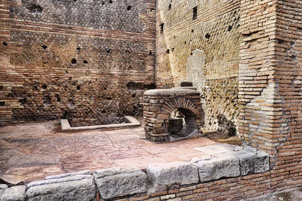 Tabernakel mit Theke des Caseggiato des Molino in ostia anti — Stockfoto