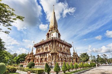 Wat Chalong Tapınağı da büyük Chedi, Puhket - Tayland denir.