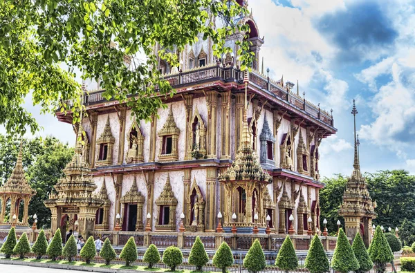 Wat Chalong Tapınağı da büyük Chedi, Puhket - Tayland denir.