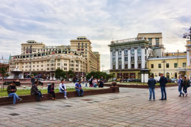 Moscow, Rusya Federasyonu - 27 Ağustos 2017: Birçok turist rel
