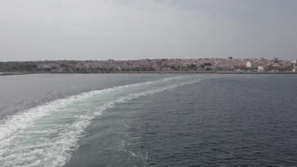 Sant Antioco Île Vue Ferry Mer Calme Avec Sillage Navire — Video