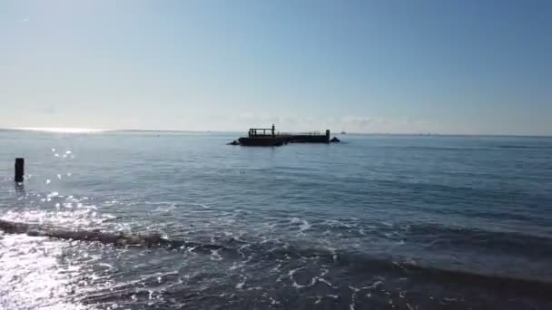 Roma Italia Diciembre 2019 Caminando Orilla Romana Vista Restos Muelle — Vídeo de stock