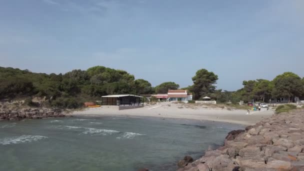 Sardinya Bölgesindeki San Pietro Adasında Punta Nera Körfezinden Sağa Dön — Stok video