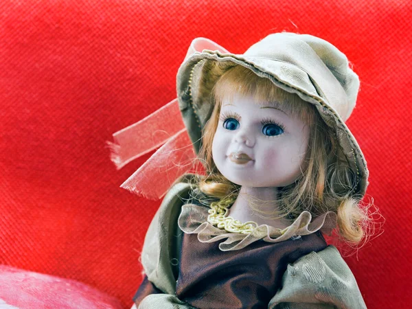 Potret Indah Porselen Boneka Vintage Mengenakan Hiasan Kepala Dengan Rambut — Stok Foto
