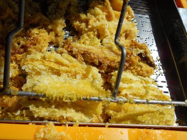 Bal ve bal peteği bu fotoğraf gösterir