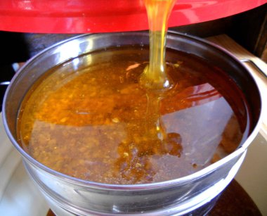 Fotoğraf gösterileri: arı kovanı, tatlım nektar, kovan kanatlı oğul arı, petek, balmumu, özel arı kovanı, arıcı, balmumu. Arı kovanı bal beeswaxes, peteğin, arıcılar için. Apiculture kovan petek oluşur.