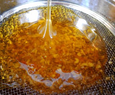 Fotoğraf gösterileri: arı kovanı, tatlım nektar, kovan kanatlı oğul arı, petek, balmumu, özel arı kovanı, arıcı, balmumu. Arı kovanı bal beeswaxes, peteğin, arıcılar için. Apiculture kovan petek oluşur.