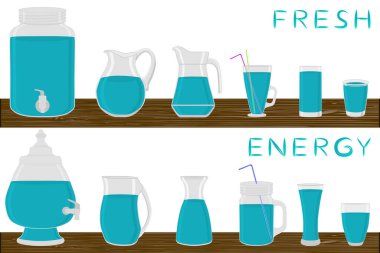 Tema büyük seti farklı tipte cam eşyalar, çeşitli boyutlarda enerji sürahileri. Cam eşyalar sıvı enerjisi için organik plastik sürahilerden oluşur. Tahta masada duran cam sürahiler kadar enerjiktir..
