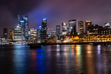 Bir körfezde yürümek