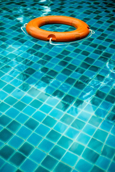 Lifebuoy Havuzu