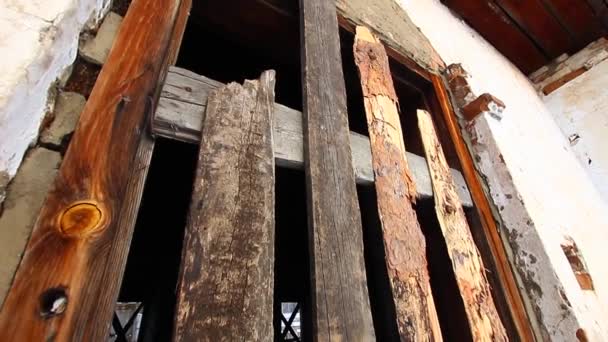 Vista panorâmica da igreja na aldeia russa — Vídeo de Stock