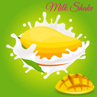 Splash süt, mango düşerek neden oldu. Yeşil bir arka plan üzerinde izole.